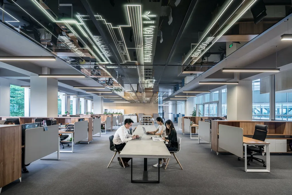 IDNotion consultants at work